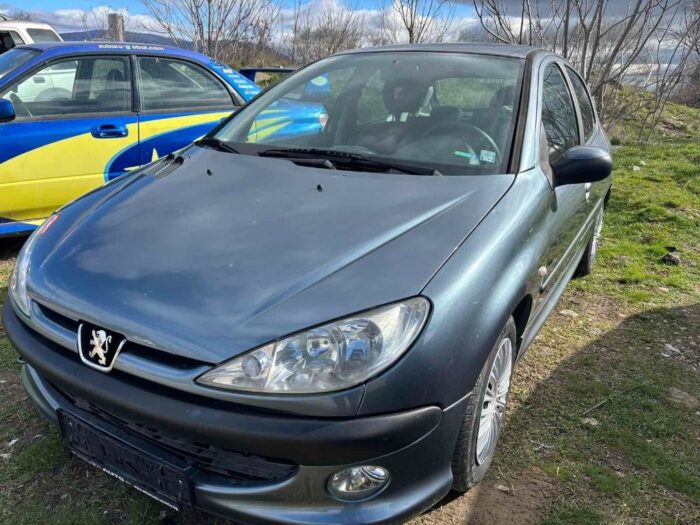Peugeot 206 1.4i Август 2004, Хечбеk - Image 2