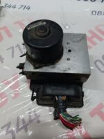 ABS помпа VOLVO V70 2.4 T №8634413/8634411 - Image 3