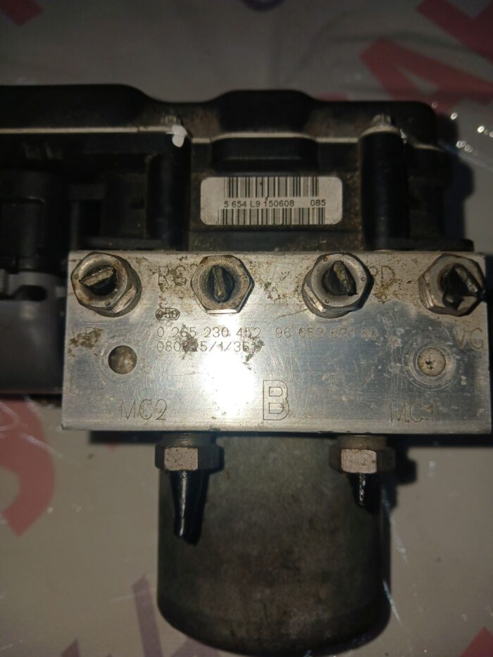 ABS помпа Peugeot 308  комби 2.0HDI 2008г.№9665734580 - Image 2