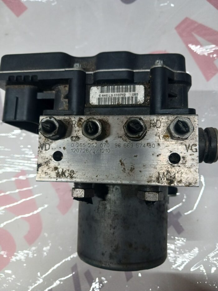 ABS помпа за Peugeot 308 1.6i 2012г. №0265252070/0265951870 - Image 3