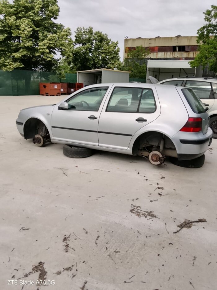 VW Golf 1.4I AXP-ЗА ЧАСТИ - Image 3
