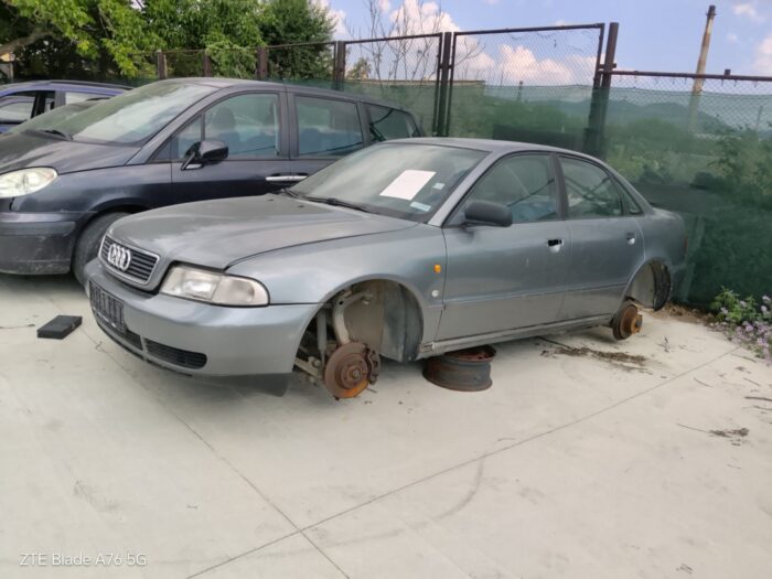 Audi A4 1.6I ADP Май 1996, Седан, Употребяван автомобил, За части, Бензин, Ръчни скорости, 101к.с., 4/5 врати, Сив металик - Image 3