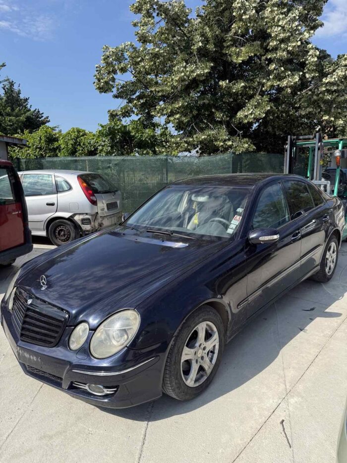 Mercedes-Benz E 270 2.7CDI -За части - Image 3